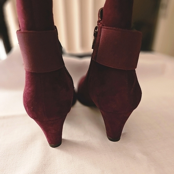 Aerosols Booties NWOT - Picture 2 of 4